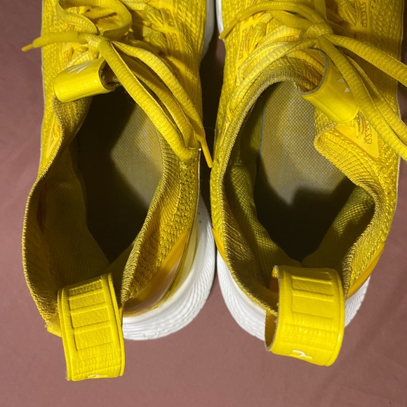 Steph Curry Flow basketball shoes - Picture 6 of 6